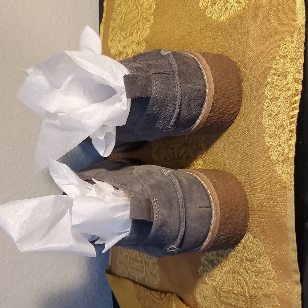 ❣️NWOB GRAY BOOTIES - Picture 3 of 15
